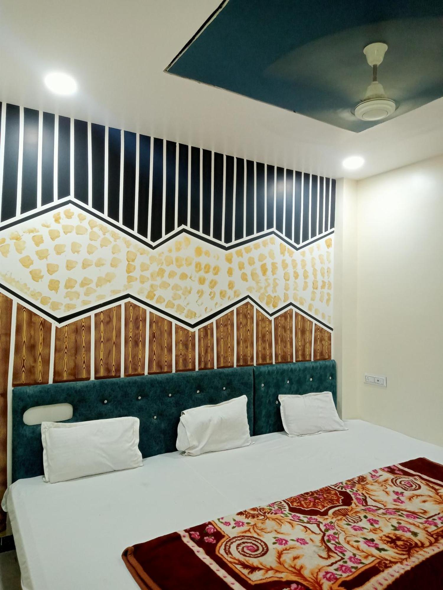 Hardik Palace Ujjain Exterior photo
